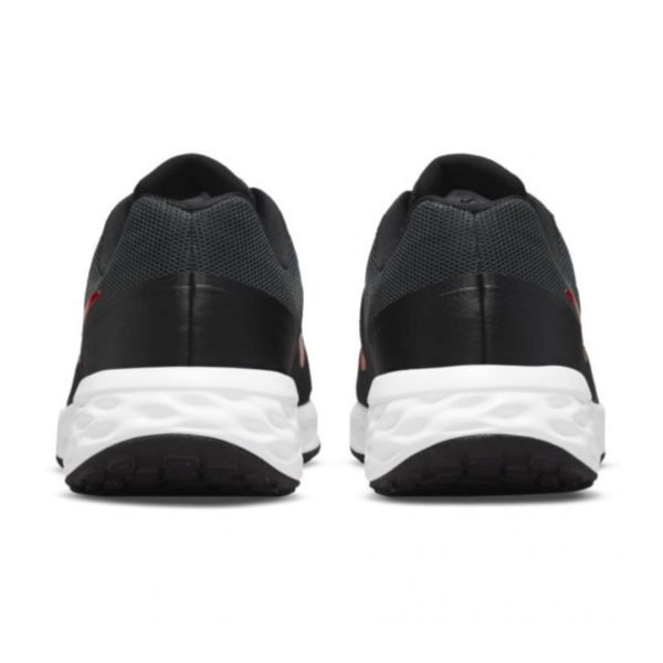 Nike Revolution 6