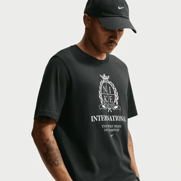 NIKE06102698_63c4a204.webp Nike Tshirt Sportswear Club Blk Mn