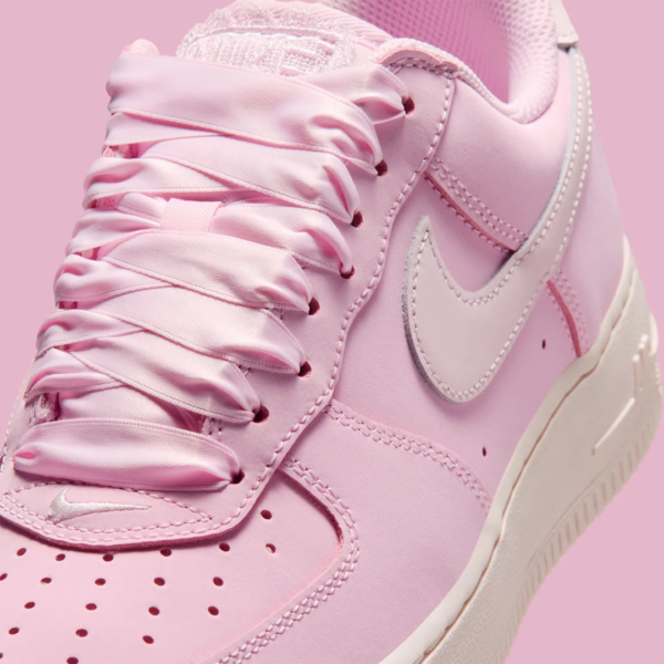 NIKE070926143 Nike Air Force 1 Pink Wm