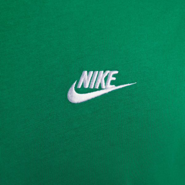 NIKE0709264 Nike Tshirt Sportswear Club Gre Mn