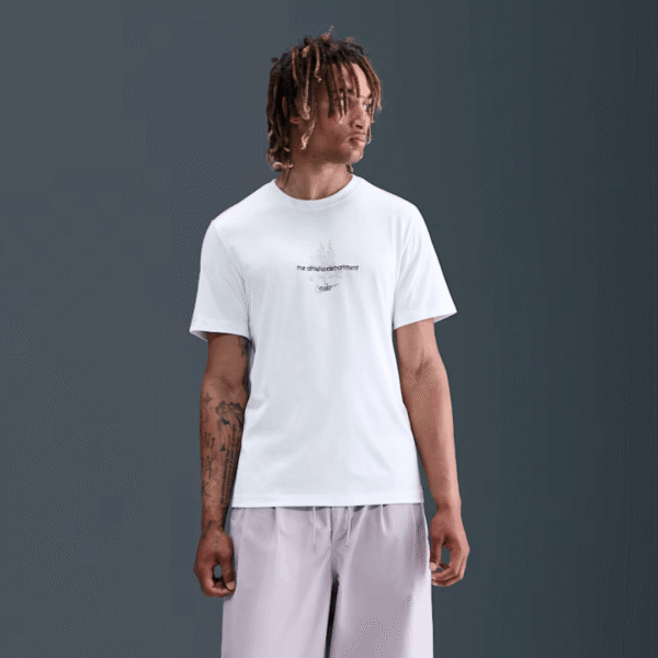 Nike Tshirt Sportswear Club Whi Mn