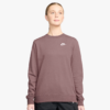 NIKE1004202629 Nike Sweter Club Fleece Crew Pur Wm
