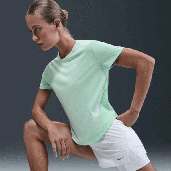 Nike Tshirt Tempo Swoosh Wm