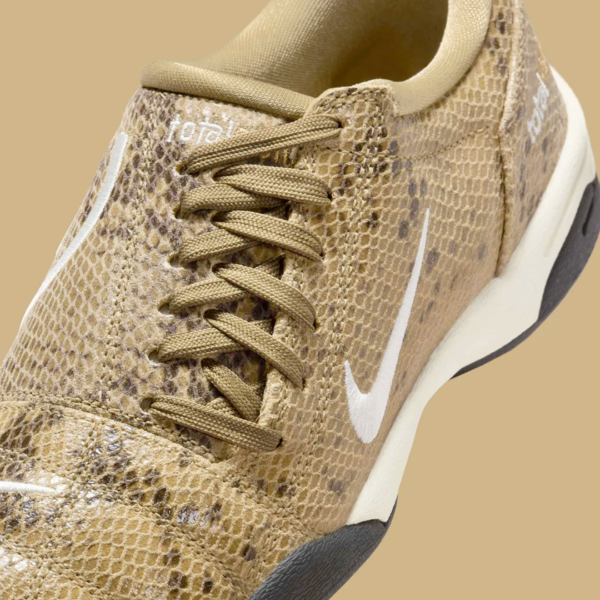 Nike Total 90 Three Snakeskin Looks Wm